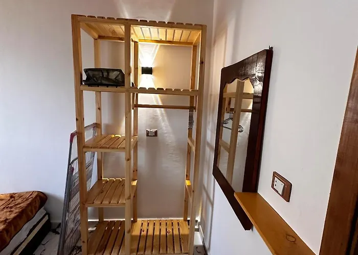 Yellow House Apartment *